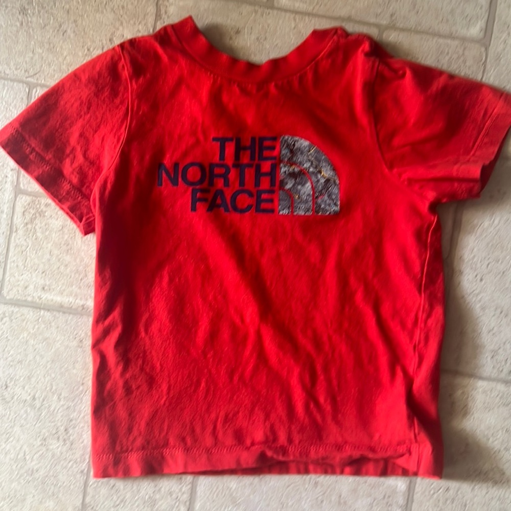 3T kids north face T-shirt
